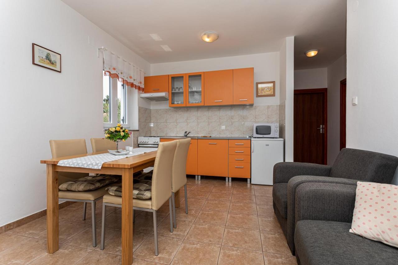 Apartments Katarina Šilo Εξωτερικό φωτογραφία