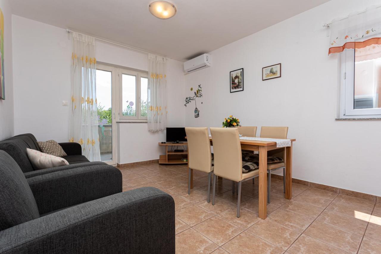 Apartments Katarina Šilo Εξωτερικό φωτογραφία