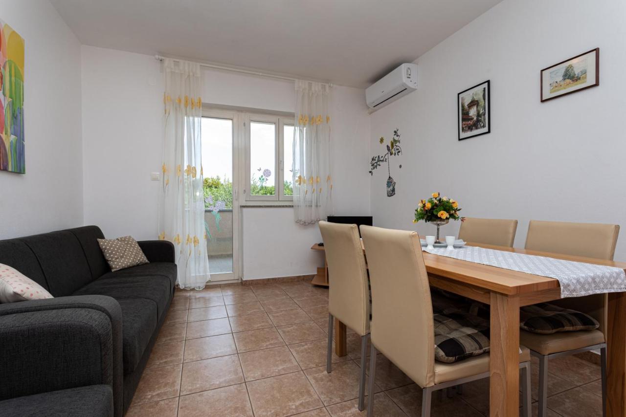 Apartments Katarina Šilo Εξωτερικό φωτογραφία