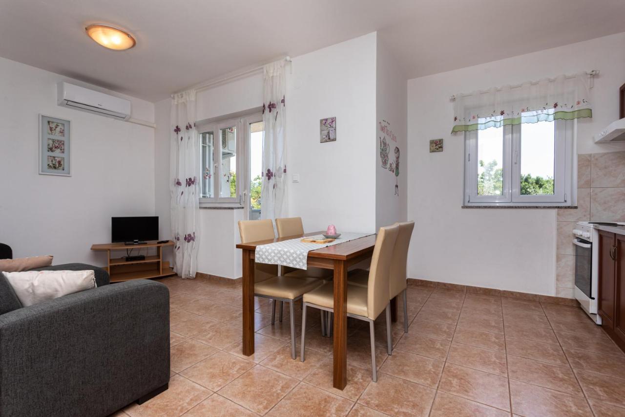 Apartments Katarina Šilo Εξωτερικό φωτογραφία